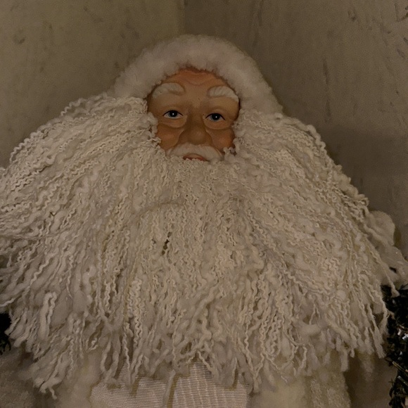 White Wonderland Tree Topper or centerpiece - Picture 2 of 5